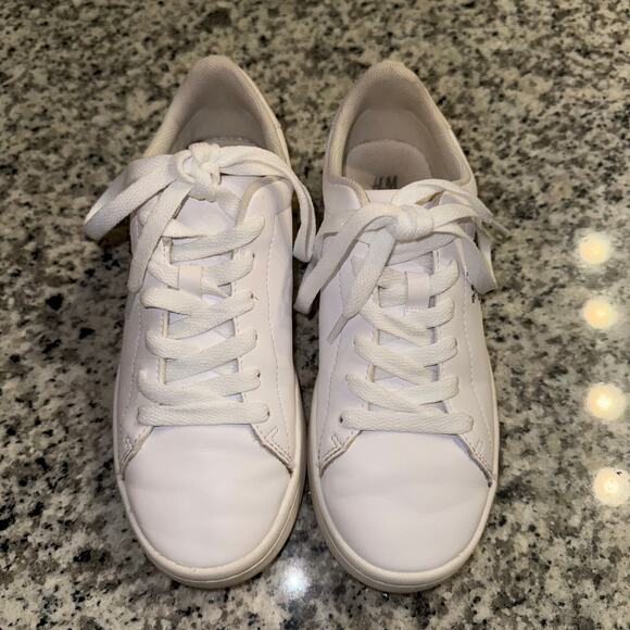 H&M Girl's Size 4 White Sneaker Shoes with Unicorn Design Gently Used - Picture 2 of 8